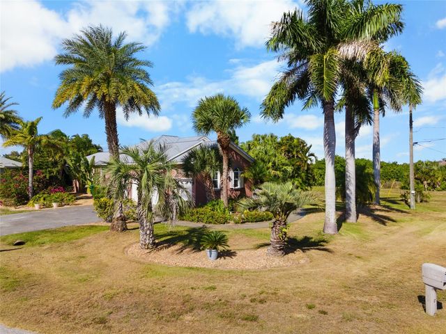 208 ANTILLA DRIVE, Rotonda West, FL 33947