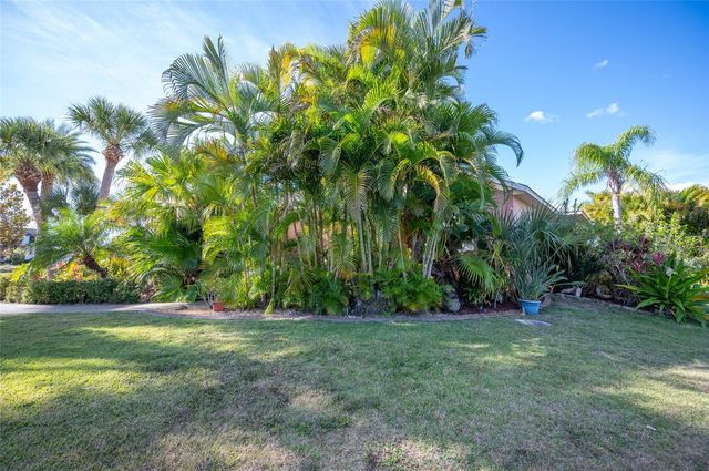 208 ANTILLA DRIVE, Rotonda West, FL 33947