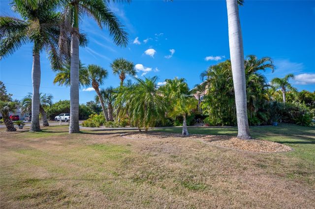 208 ANTILLA DRIVE, Rotonda West, FL 33947