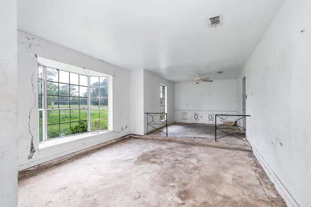 2719 Fm 524, Sweeny, TX 77480