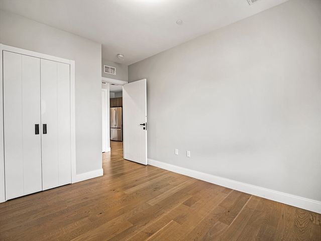 9 Central St 305, Somerville, MA 02143