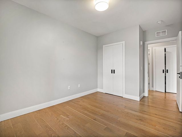 9 Central St 305, Somerville, MA 02143