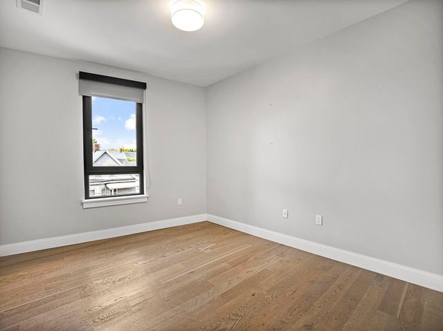 9 Central St 305, Somerville, MA 02143