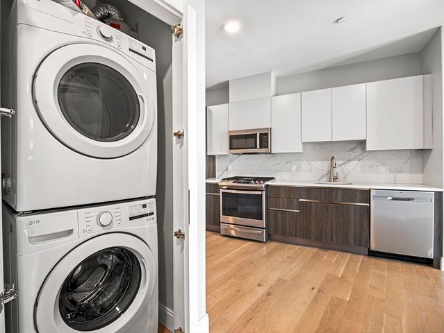 9 Central St 305, Somerville, MA 02143