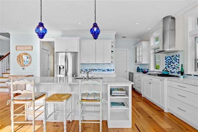 140 Tuckerman Avenue, Middletown, RI 02842