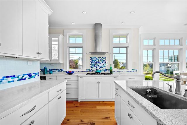 140 Tuckerman Avenue, Middletown, RI 02842