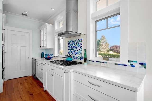 140 Tuckerman Avenue, Middletown, RI 02842