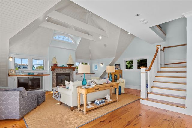 140 Tuckerman Avenue, Middletown, RI 02842