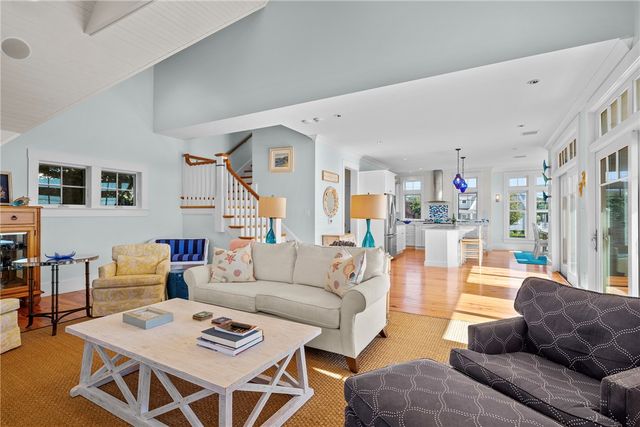 140 Tuckerman Avenue, Middletown, RI 02842