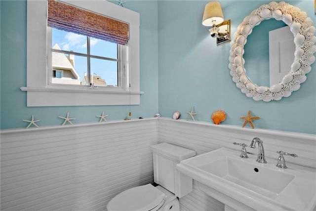 140 Tuckerman Avenue, Middletown, RI 02842