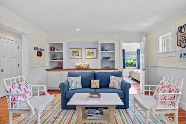 140 Tuckerman Avenue, Middletown, RI 02842