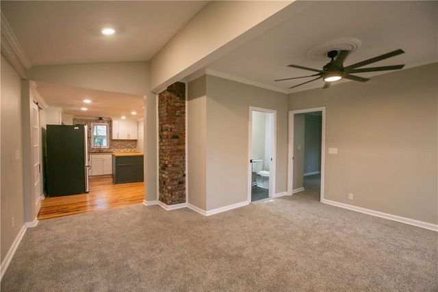 300 SE 1st Street, Lee's Summit, MO 64063