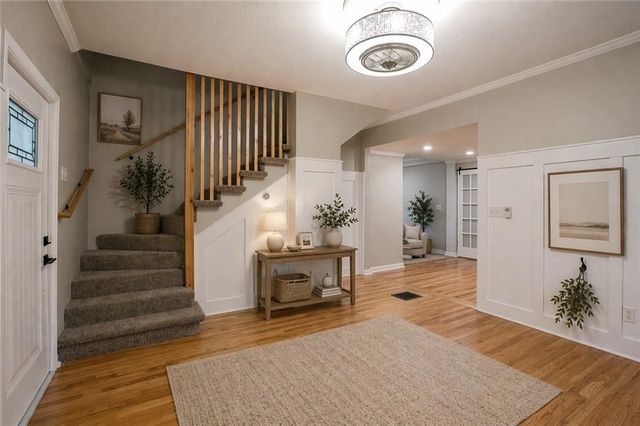 300 SE 1st Street, Lee's Summit, MO 64063