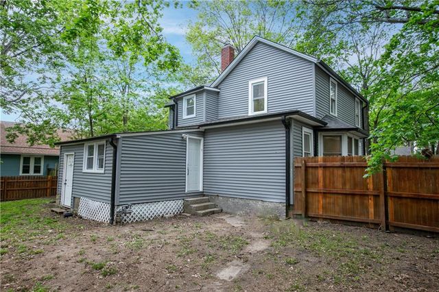 300 SE 1st Street, Lee's Summit, MO 64063