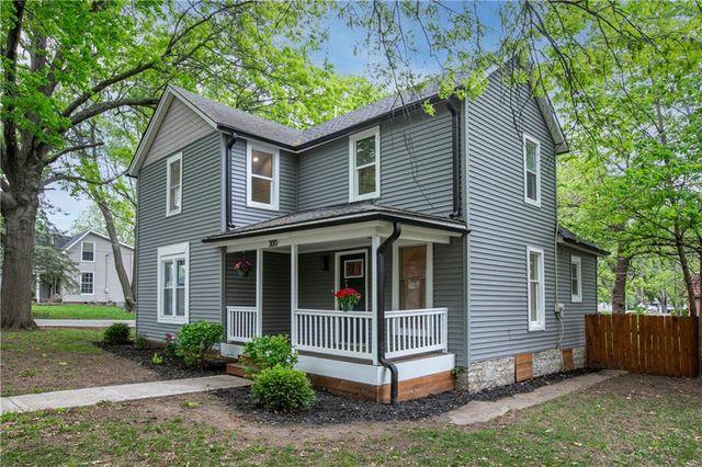 300 SE 1st Street, Lee's Summit, MO 64063