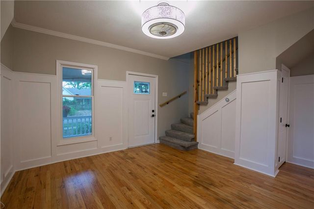 300 SE 1st Street, Lee's Summit, MO 64063