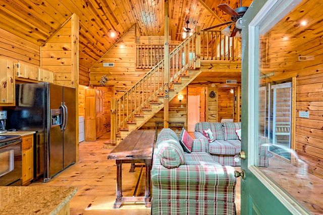 105 Cozy Pine Lane, Murphy, NC 28906