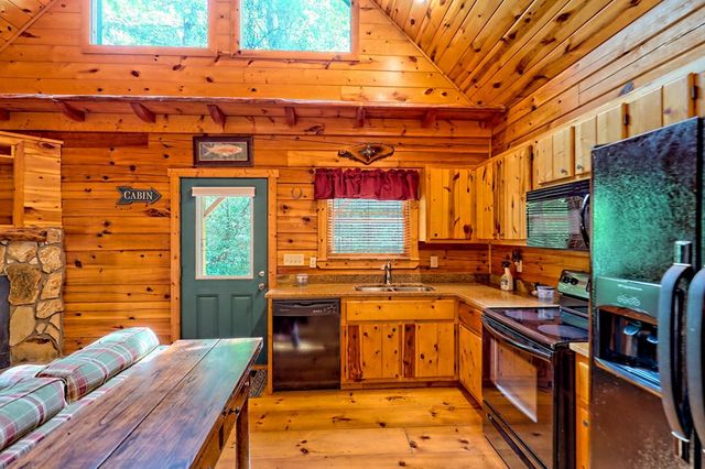 105 Cozy Pine Lane, Murphy, NC 28906