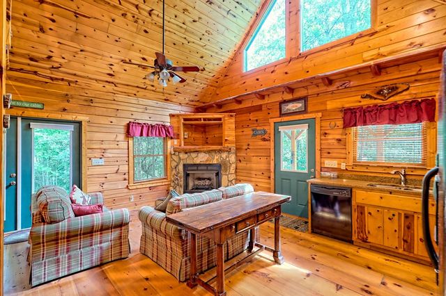 105 Cozy Pine Lane, Murphy, NC 28906