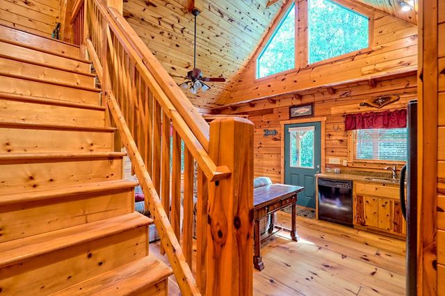 105 Cozy Pine Lane, Murphy, NC 28906