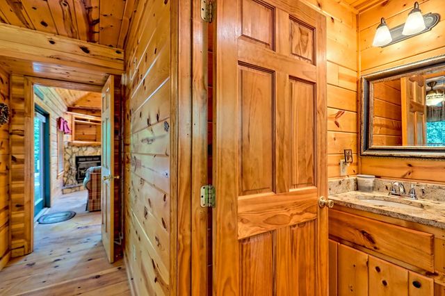 105 Cozy Pine Lane, Murphy, NC 28906
