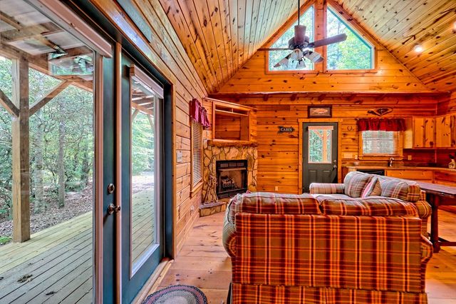 105 Cozy Pine Lane, Murphy, NC 28906