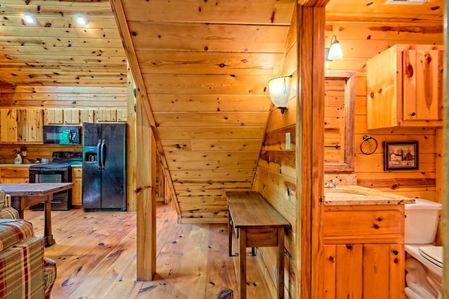 105 Cozy Pine Lane, Murphy, NC 28906