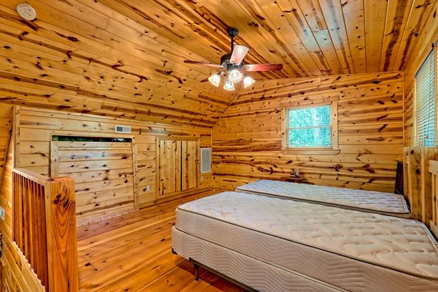 105 Cozy Pine Lane, Murphy, NC 28906