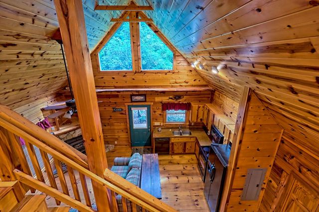105 Cozy Pine Lane, Murphy, NC 28906