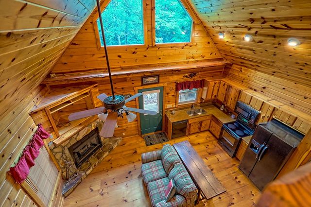 105 Cozy Pine Lane, Murphy, NC 28906