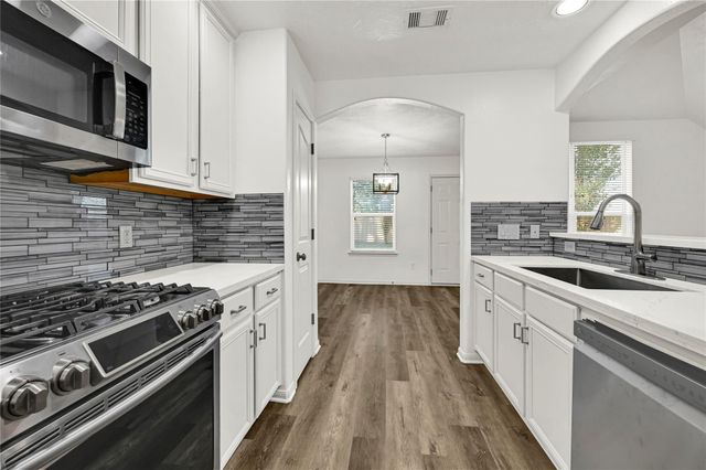 11242 Valley Kings Drive, Houston, TX 77089