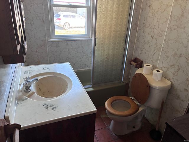 1611 E State Route 62 Highway, Boonville, IN 47601