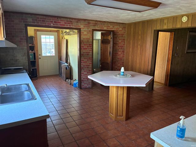 1611 E State Route 62 Highway, Boonville, IN 47601