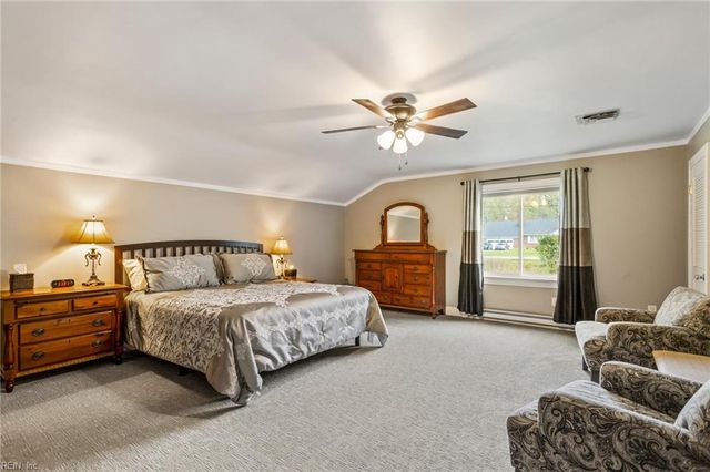 201 Robinhood RD, Franklin, VA 23851