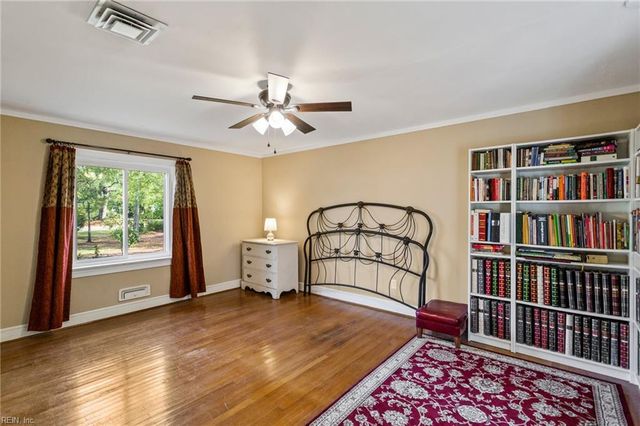 201 Robinhood RD, Franklin, VA 23851
