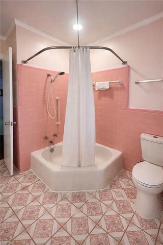 201 Robinhood RD, Franklin, VA 23851