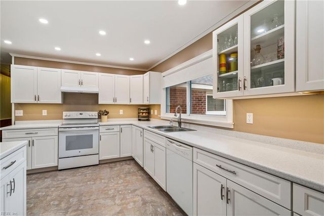 201 Robinhood RD, Franklin, VA 23851