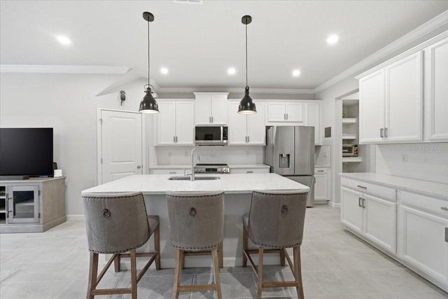 8327 WILDFLOWER GLEN AVENUE, Odessa, FL 33556