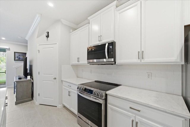 8327 WILDFLOWER GLEN AVENUE, Odessa, FL 33556