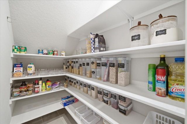 8327 WILDFLOWER GLEN AVENUE, Odessa, FL 33556