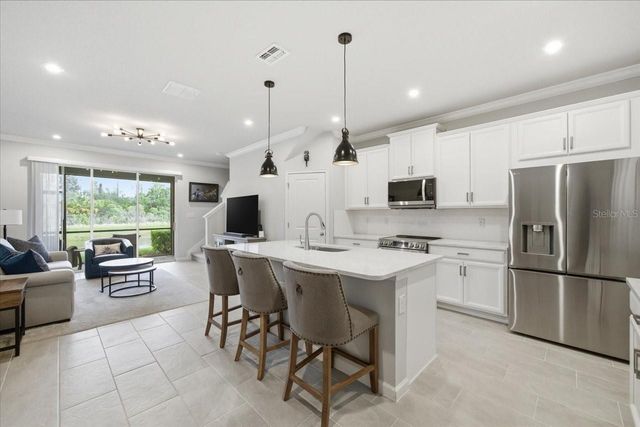 8327 WILDFLOWER GLEN AVENUE, Odessa, FL 33556