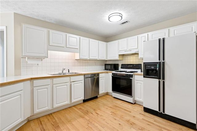 33 Bridgewater Drive, Newnan, GA 30265
