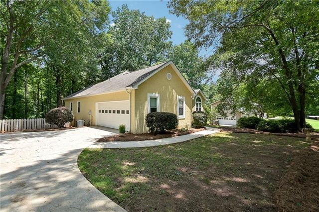 33 Bridgewater Drive, Newnan, GA 30265