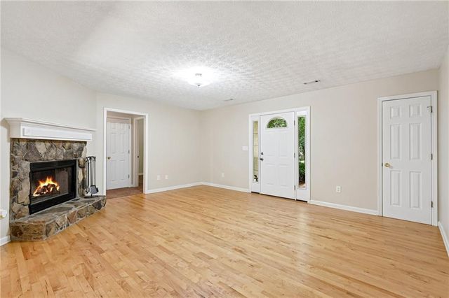 33 Bridgewater Drive, Newnan, GA 30265