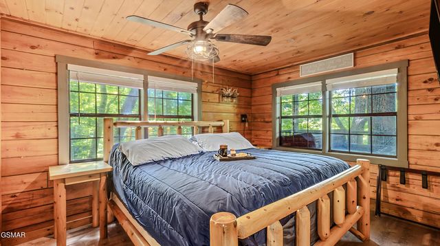 1727 Oakridge View Lane, Sevierville, TN 37876