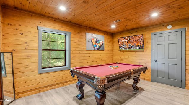 1727 Oakridge View Lane, Sevierville, TN 37876