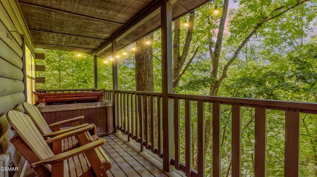1727 Oakridge View Lane, Sevierville, TN 37876