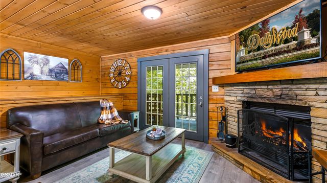 1727 Oakridge View Lane, Sevierville, TN 37876