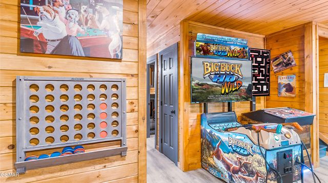 1727 Oakridge View Lane, Sevierville, TN 37876