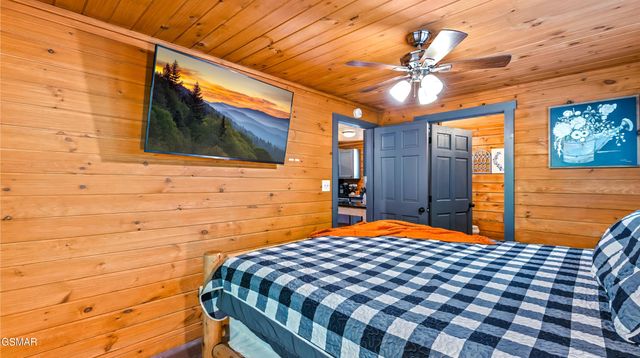 1727 Oakridge View Lane, Sevierville, TN 37876